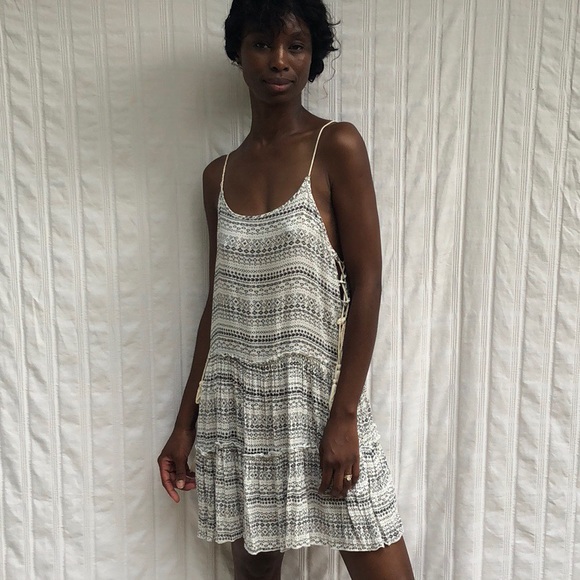 Light Flowing Summer Dress - Picture 2 of 4